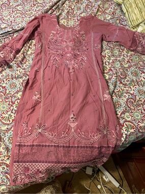Embroidered Mauve Women's Dress lawn shalwar khameez sz small